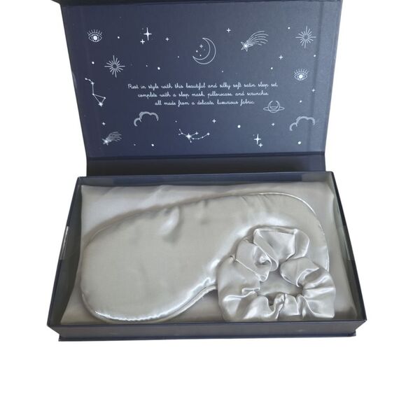 Silk Sleep Mask and Scrunchie Set - Silver - Picture 1 of 3